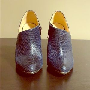 Shoe dazzle  faux snakeskin wedge bootie Size 7.5